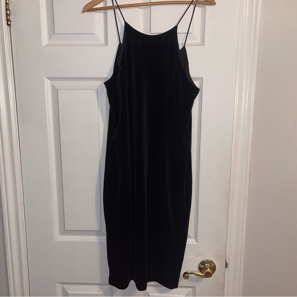GUESS MIDI V-Neck Velvet Dress - Picture 3 of 3